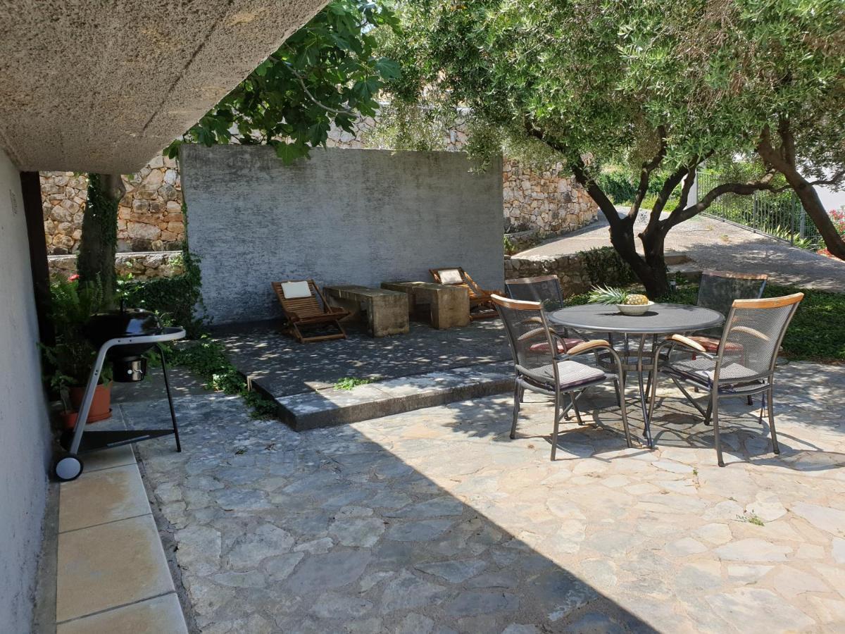 Two Olives Villa Vrbnik  Exterior photo